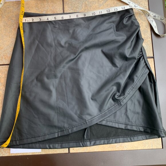 High-Waisted Faux-Leather Mini Skirt - Picture 3 of 3
